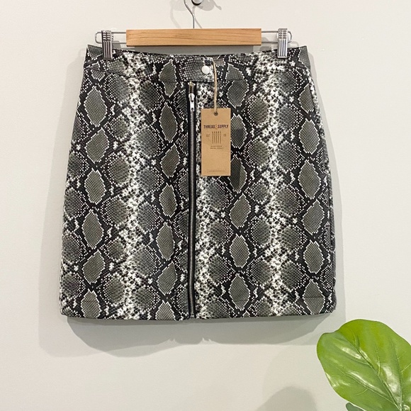 Thread & Supply Dresses & Skirts - NWT Thread & Supply Snakeprint Zipper Skirt
